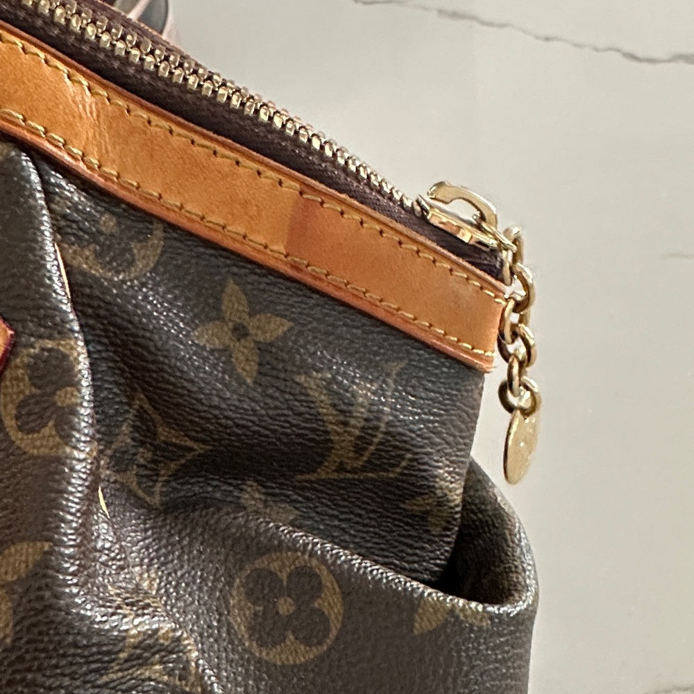 Louis Vuitton Tivoli GM Monogram Canvas Shoulder Bag - Picture 4 of 14